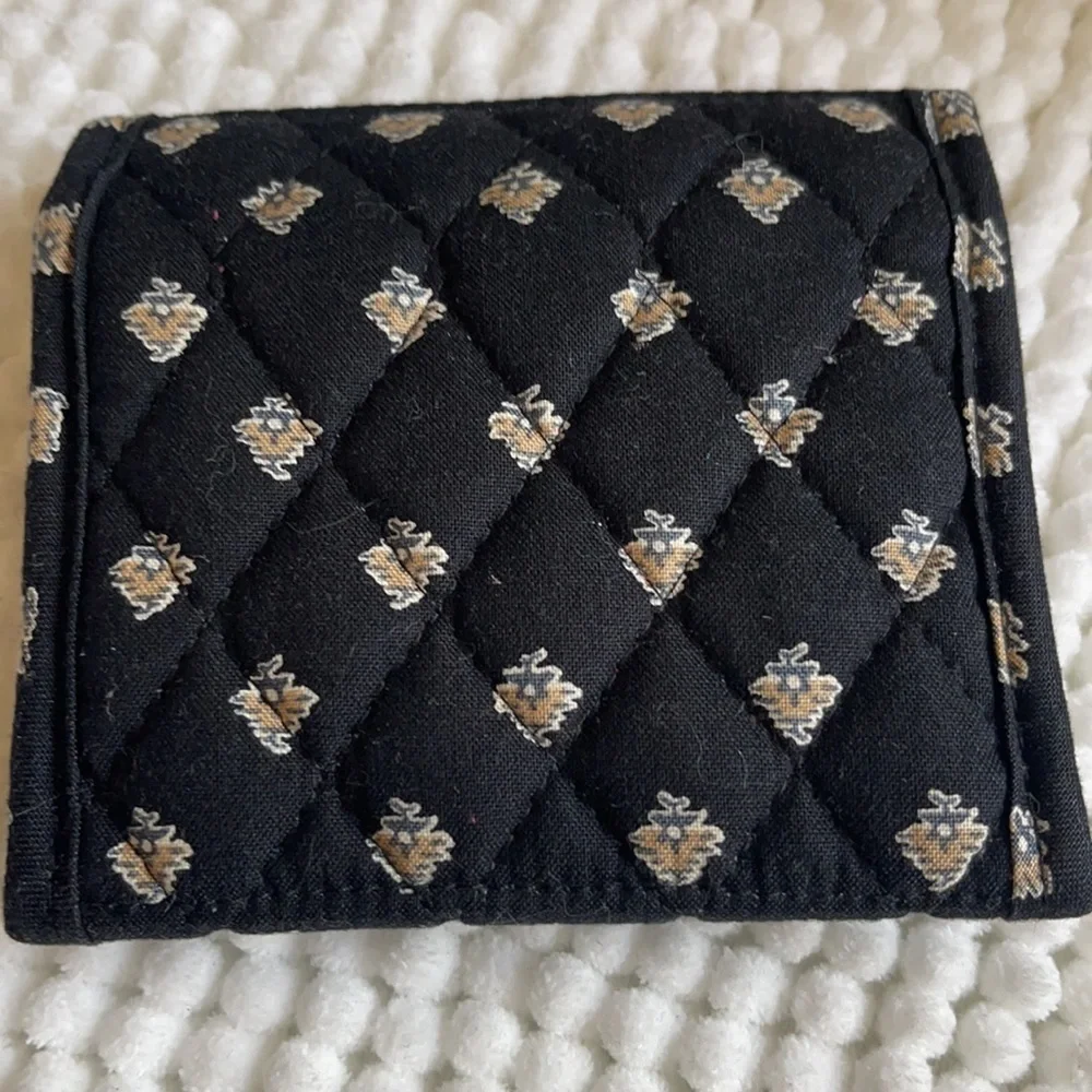 Women's Vera Bradley Trifold Quilted Retired Black Wallet EUC